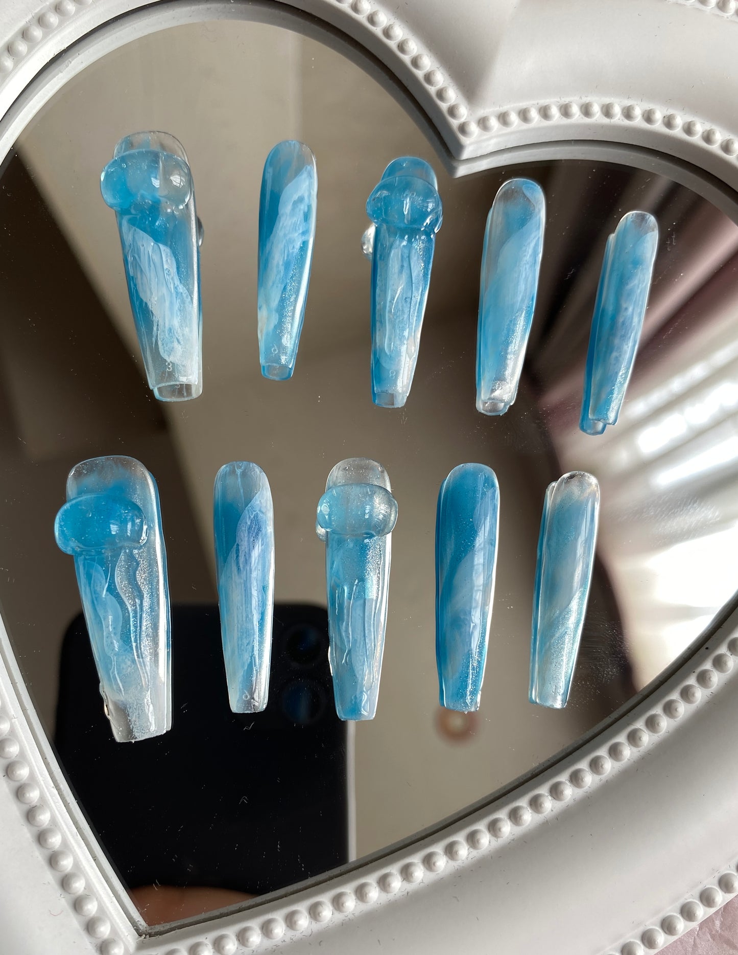 Blue jellyfish press-on nails