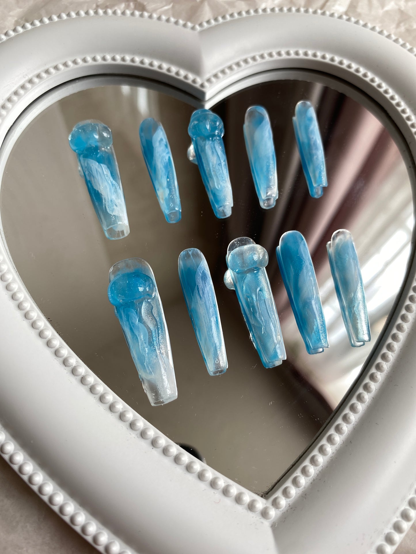 Blue jellyfish press-on nails